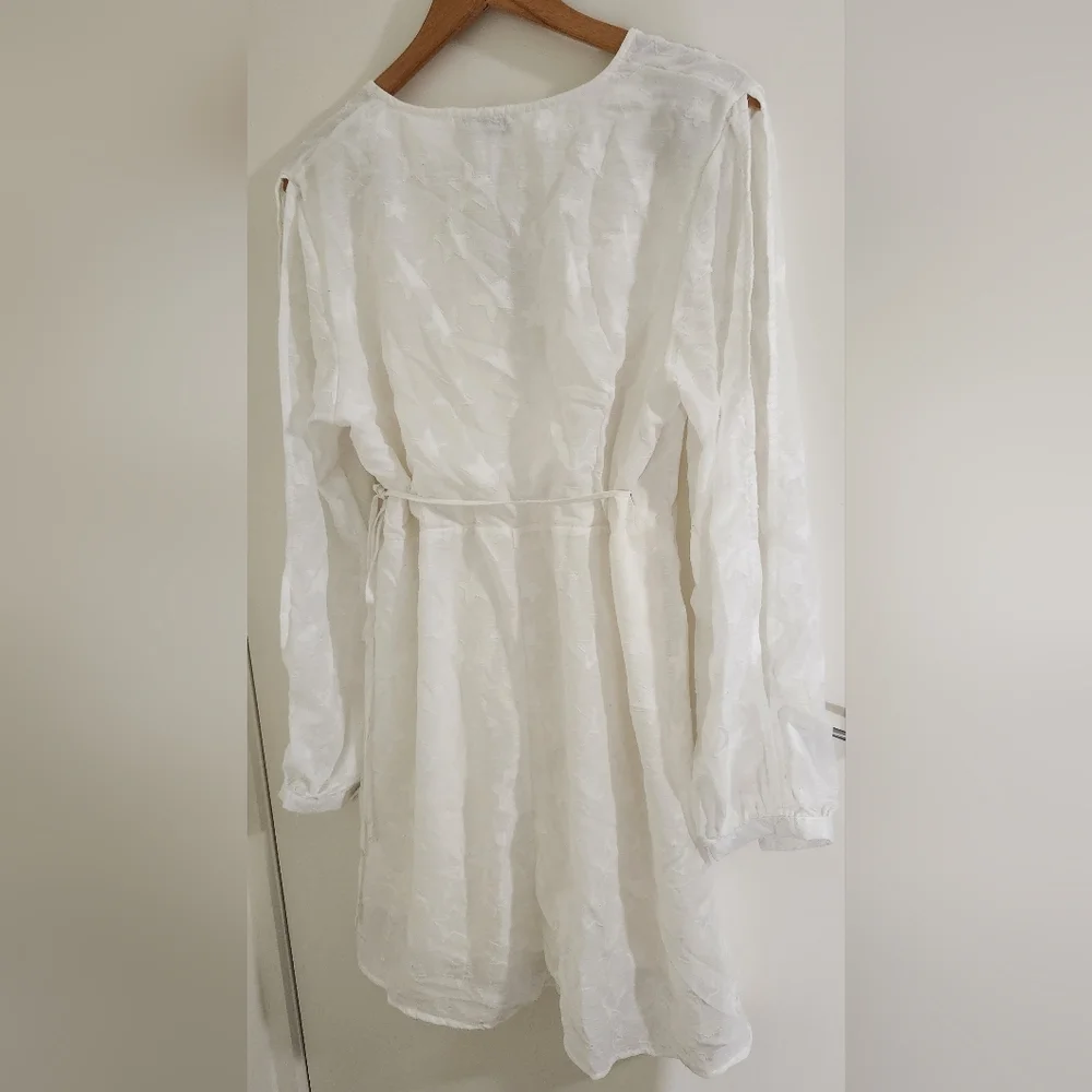 BNWT Showpo Stuck With Me Dress in White Star Print - Size 18 - Picture 11 of 12